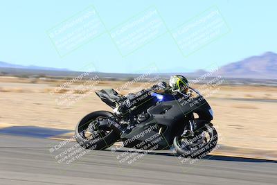 media/Jan-09-2022-SoCal Trackdays (Sun) [[2b1fec8404]]/Turn 8 (1045am)/